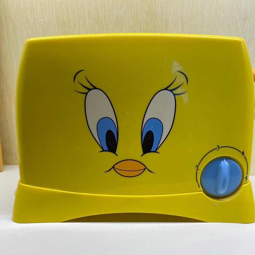 Tweety Bird yellow vintage 2001 Salton toaster, Looney Toons, Warner Bros, works